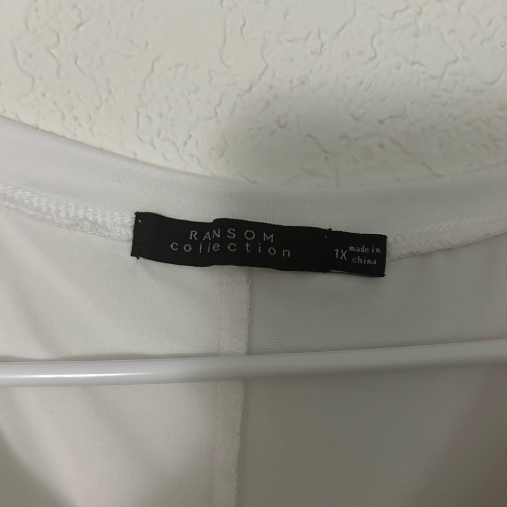 White top with open strap short sleeves